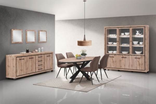 Salle à manger avec vitrine 3 portes
