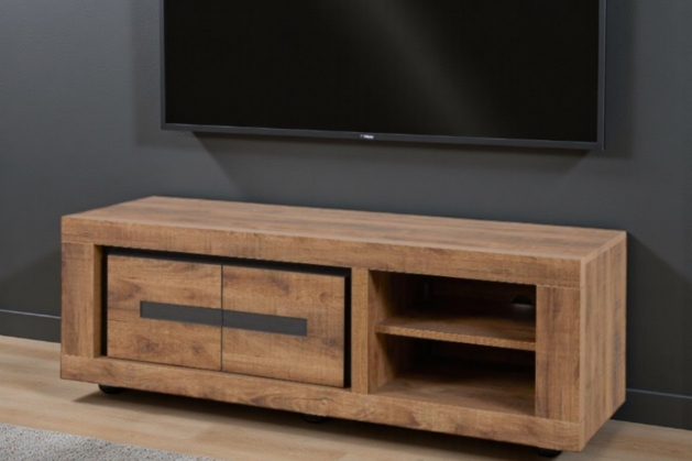 Scott TV décor.jpg