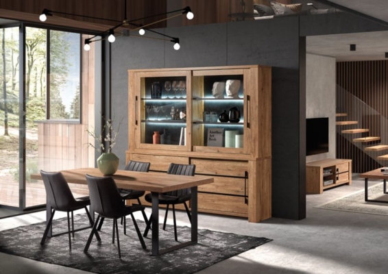 Dressoir et vaisselier avec table et chaises