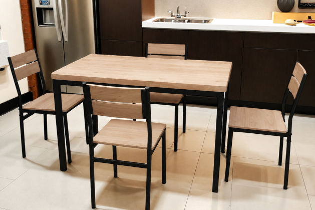 TABLE  4 CHAISES 471.png