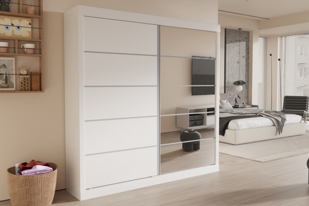 6765 1 armoire Mike 1.jpg